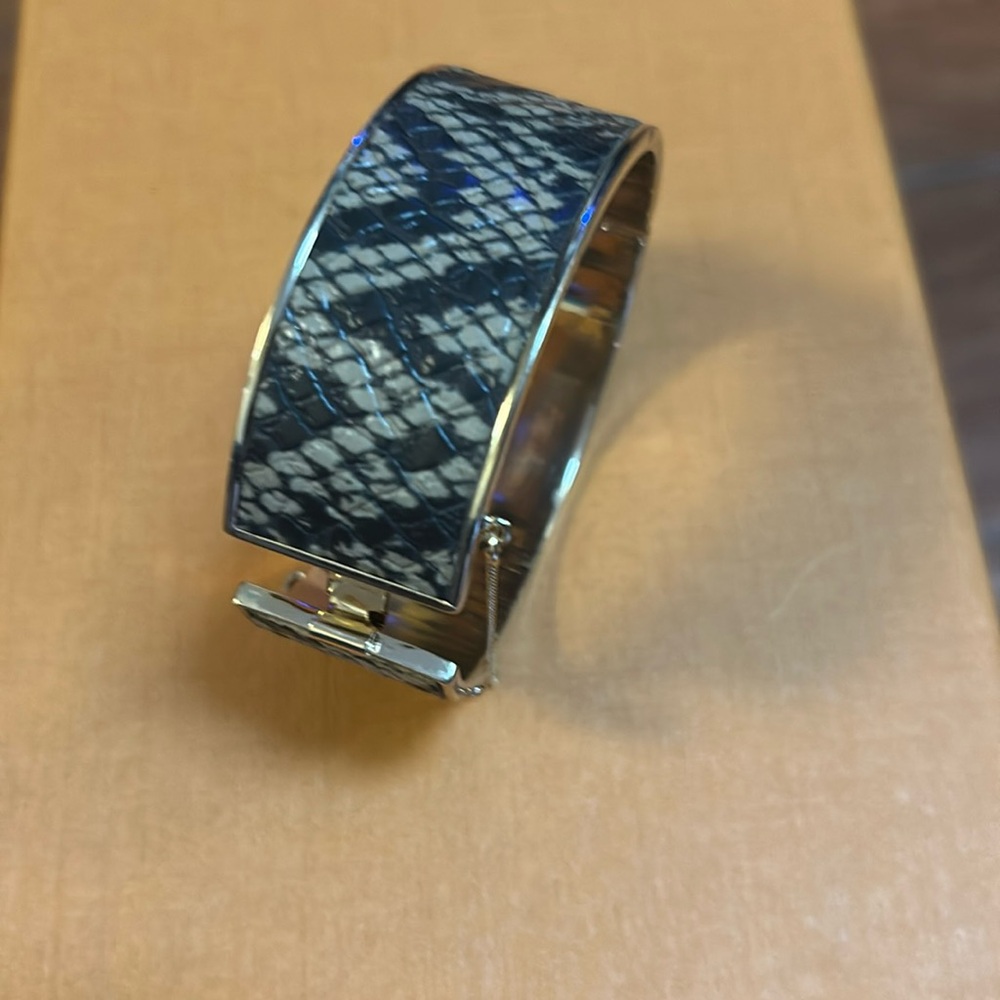 Snakeskin and gold tone‎ bracelet